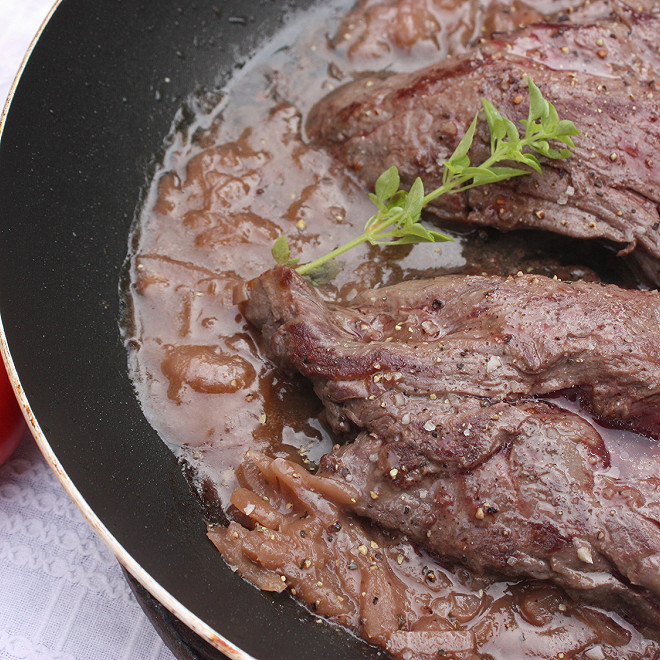 Image d'onglet de boeuf cuisiné - Les Recettes du Pinardier - 1020 Dégustations