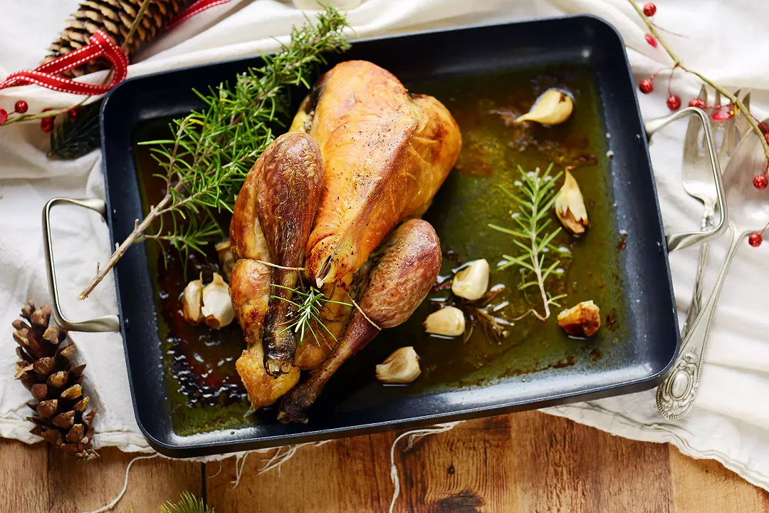 Photo Recette - Pintade rôtie à l'ail